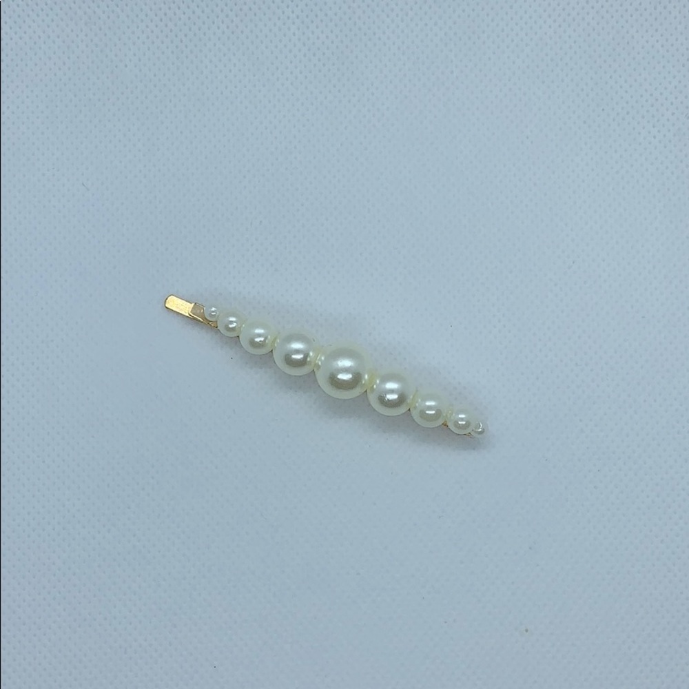 🆕 Pearl Hair Clip
